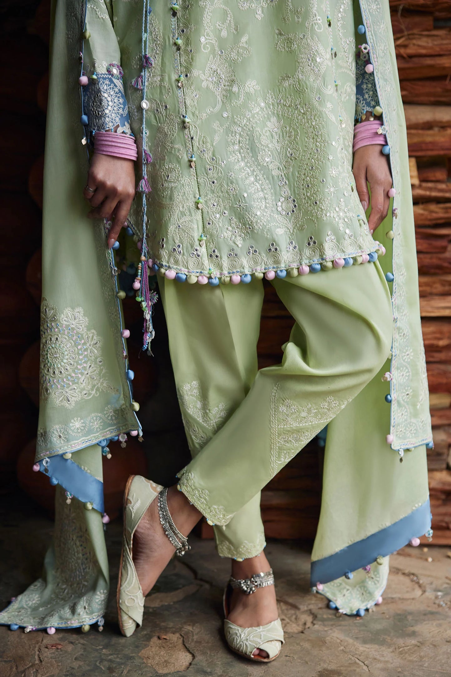 Zaha Lawn 2026 | ZL26-02 A