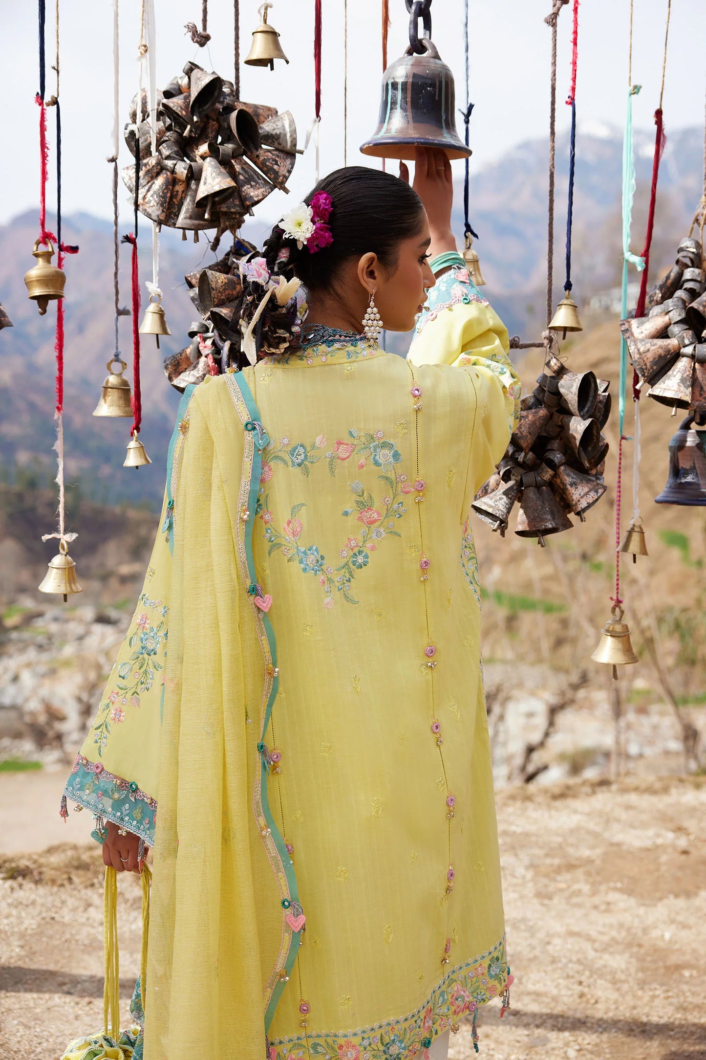 Zaha Lawn 2026 | ZL26-01 A