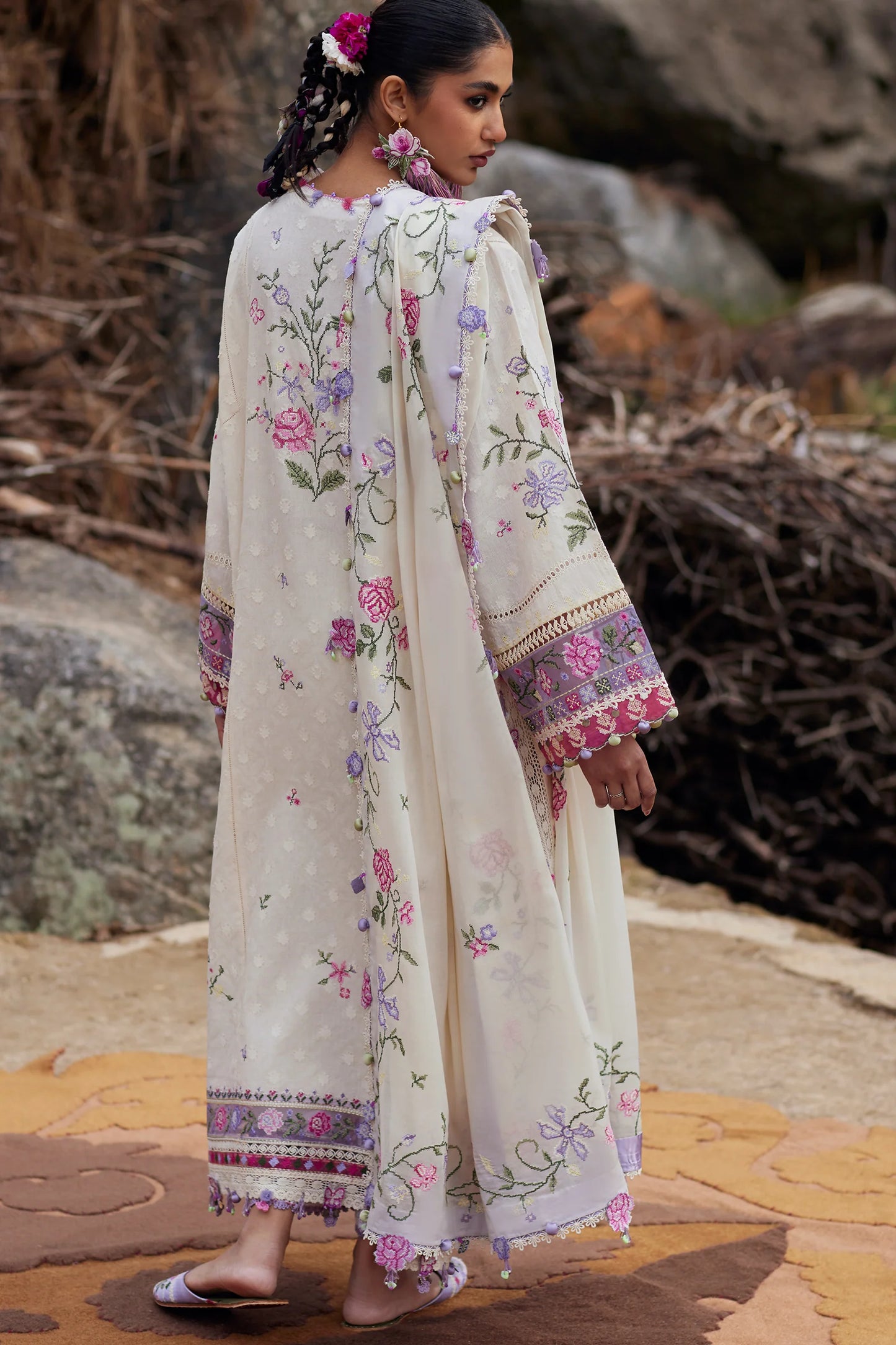 Zaha Lawn 2026 | ZL26-03 A