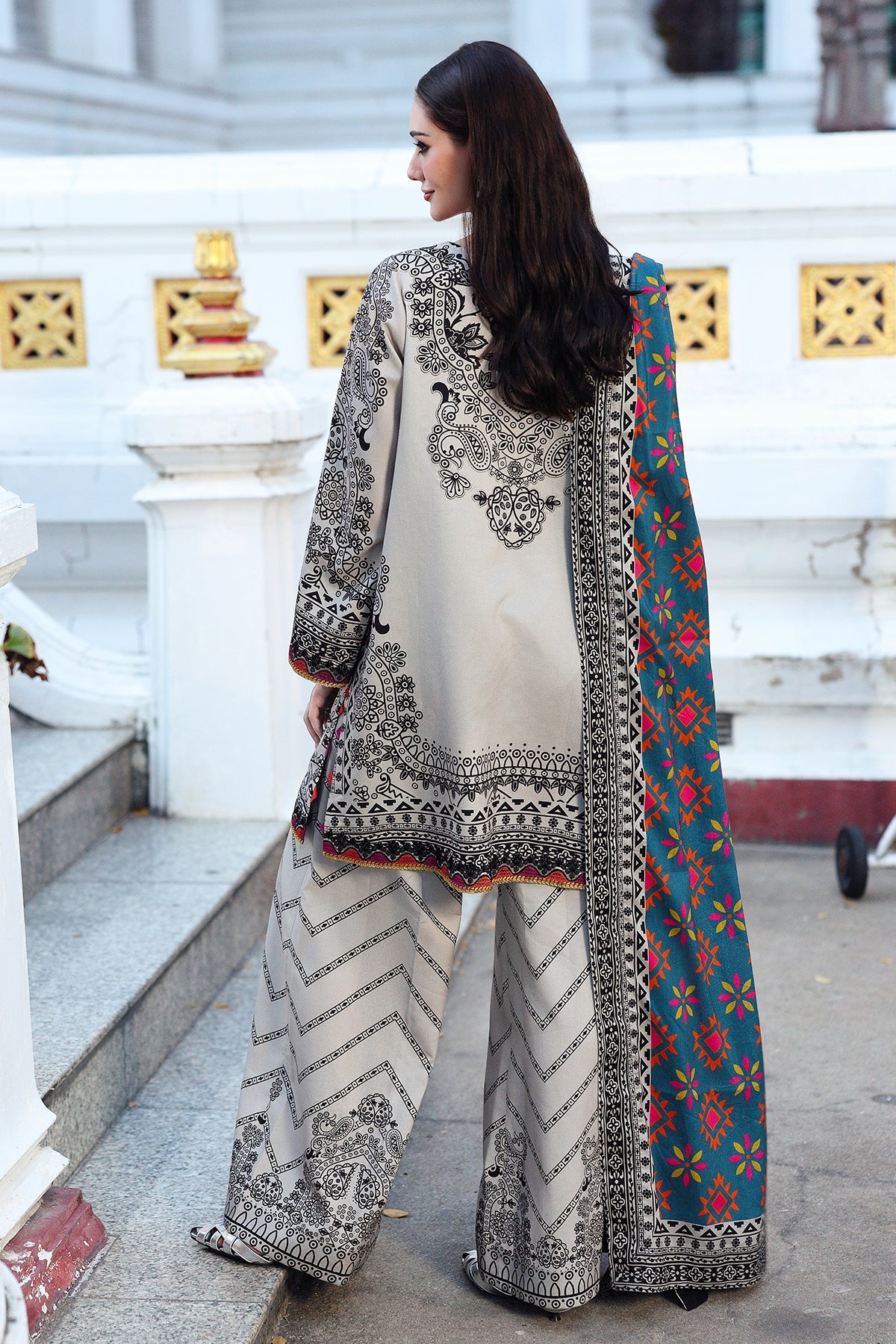 Charizma Embroidered Linen Collection'25 | CCW6-19