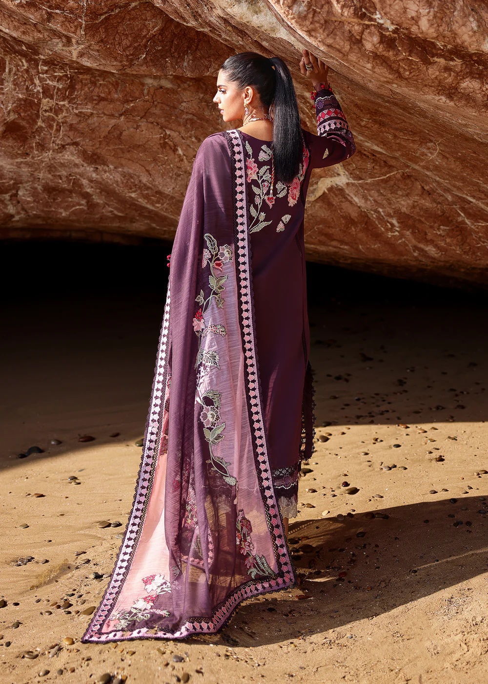 Saira Shakira Luxury Lawn 2026 | NOOR | D-2A