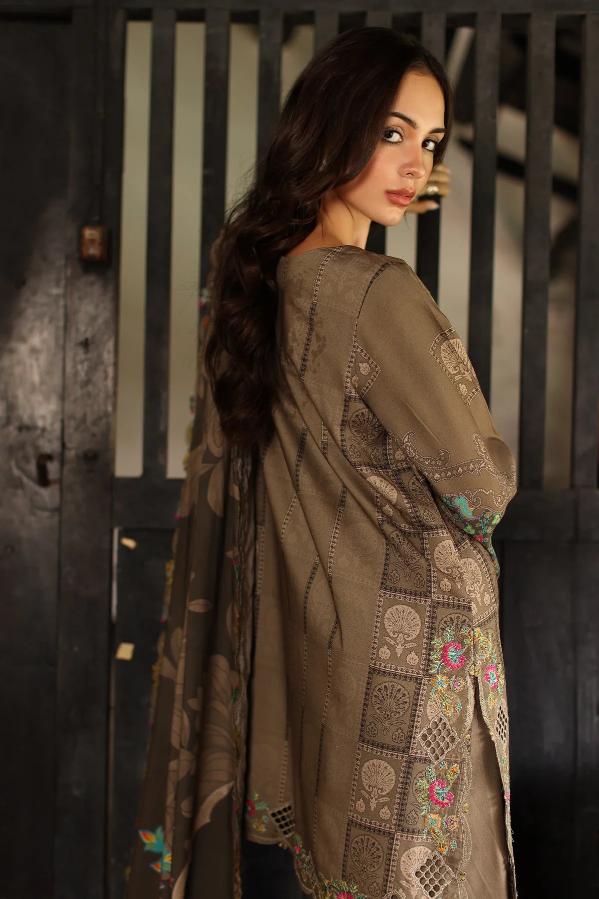 Aniq V1 Linen 2026 by Charizma | Unstitched Embroidered Linen Collection | ANW7-05
