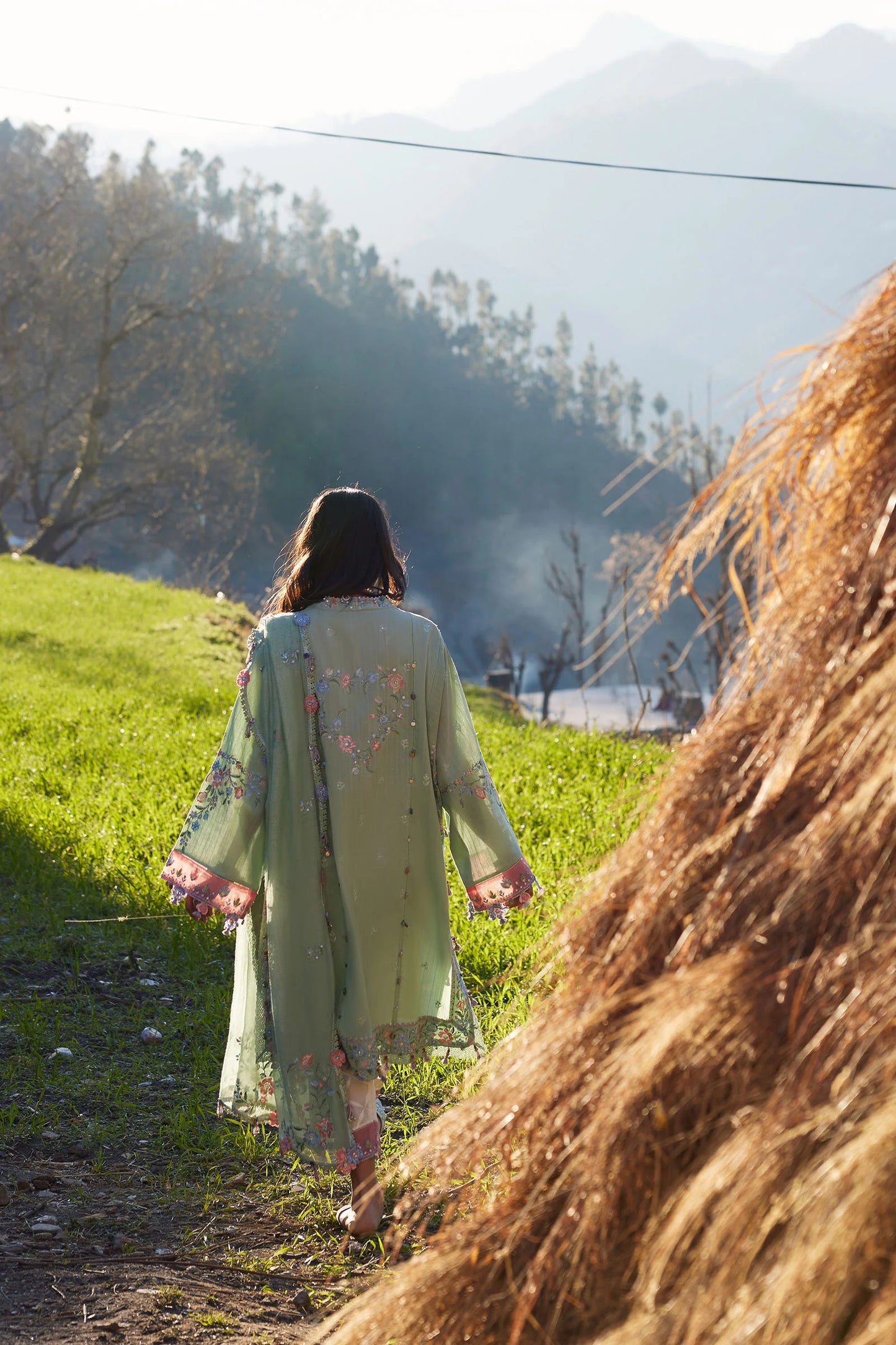 Zaha Lawn 2026 | ZL26-01 B