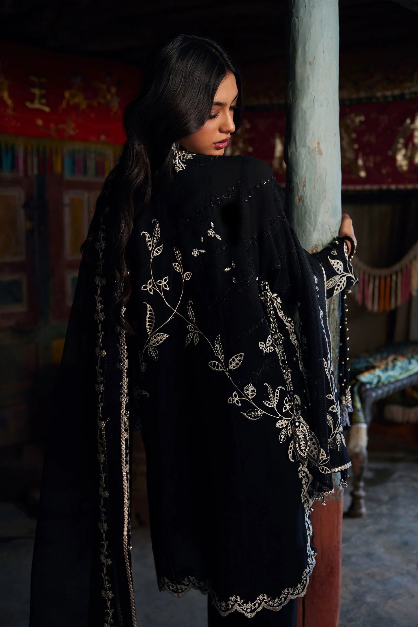 Zaha Lawn 2026 | ZL26-05 B