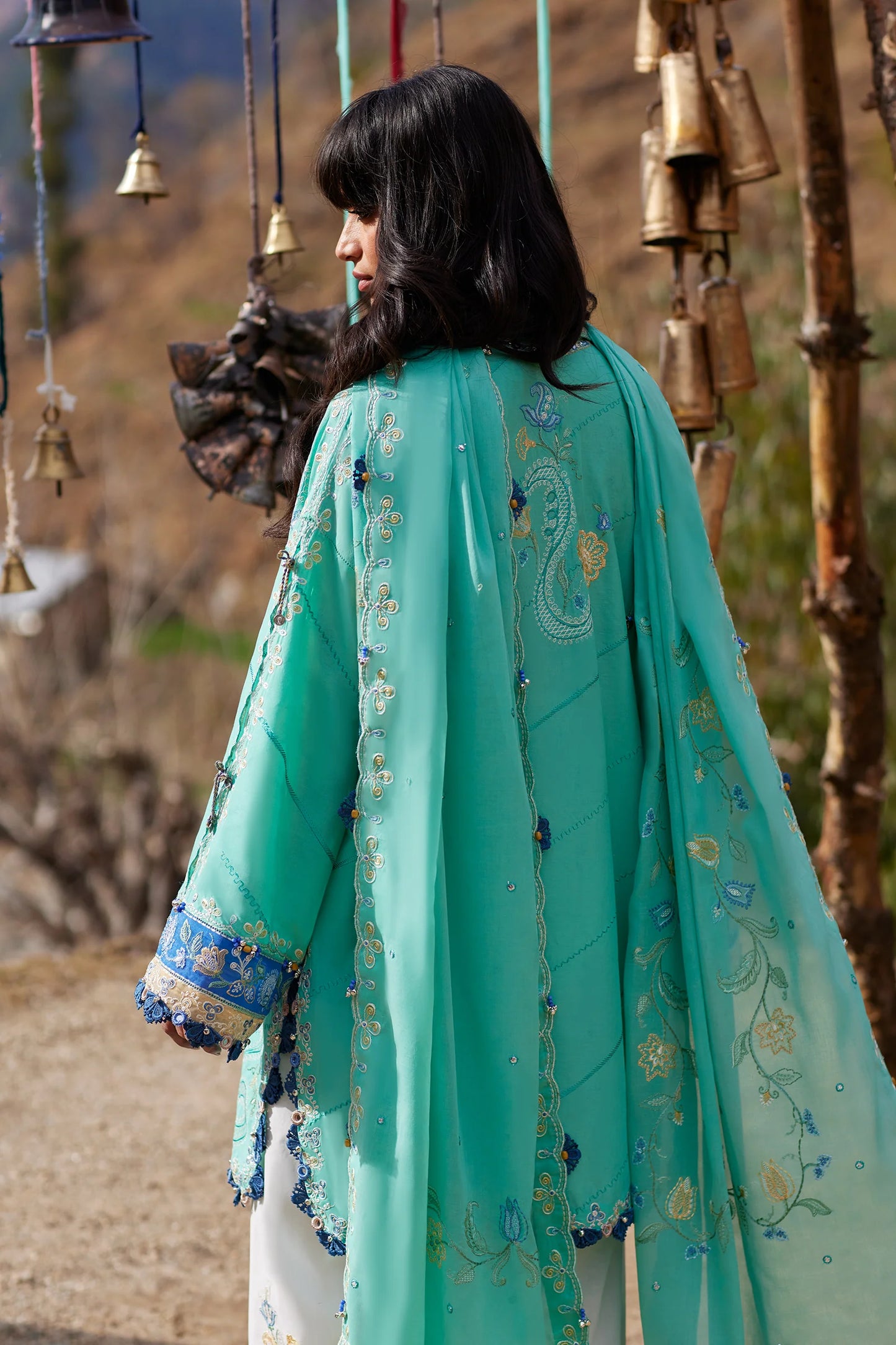 Zaha Lawn 2026 | ZL26-06 A