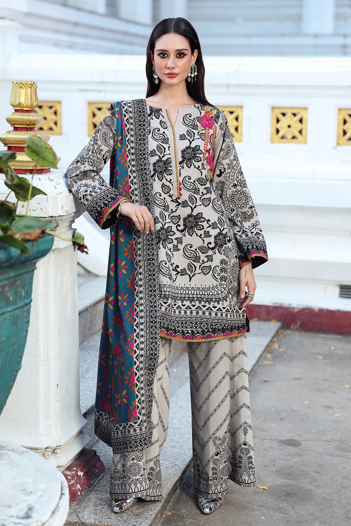 Charizma Embroidered Linen Collection'25 | CCW6-19
