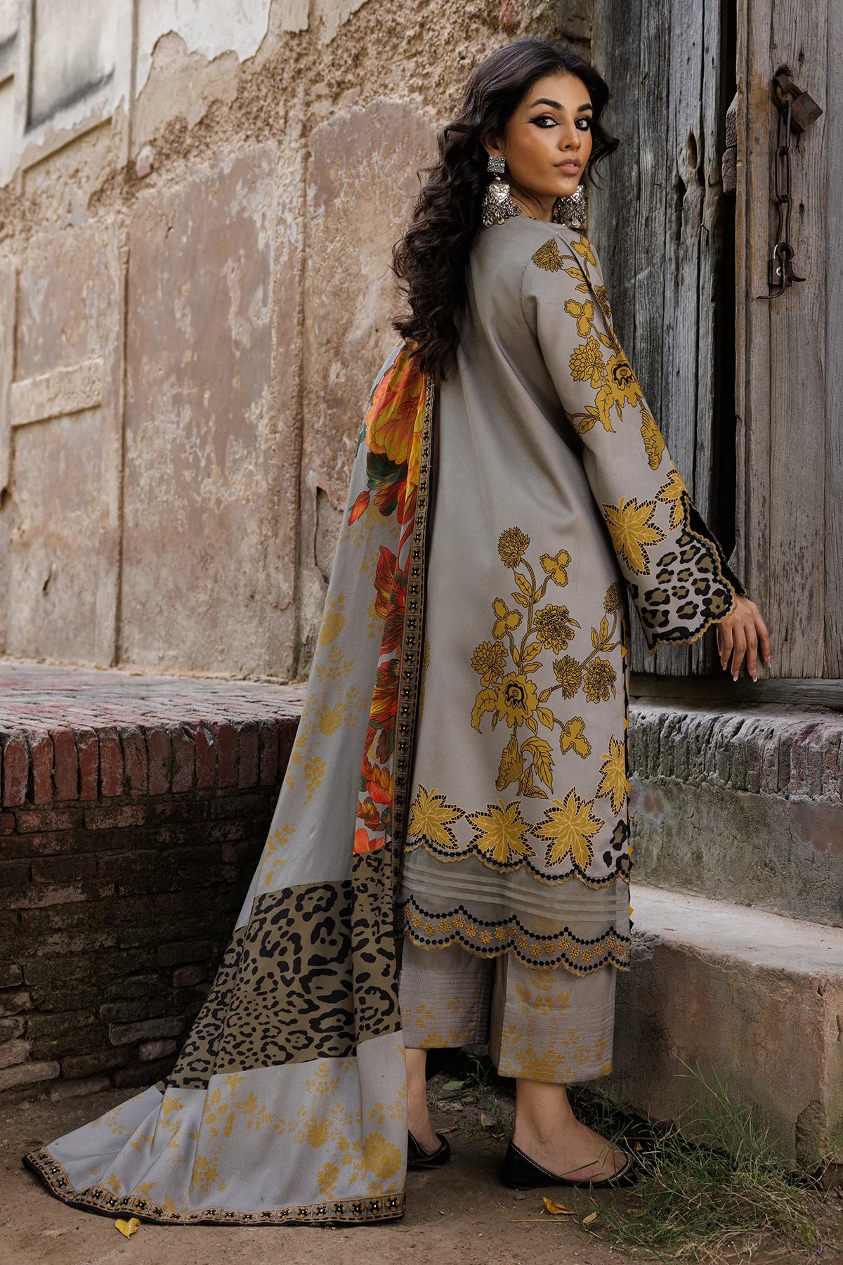 Charizma Embroidered Linen Collection'25 | CCW6-14