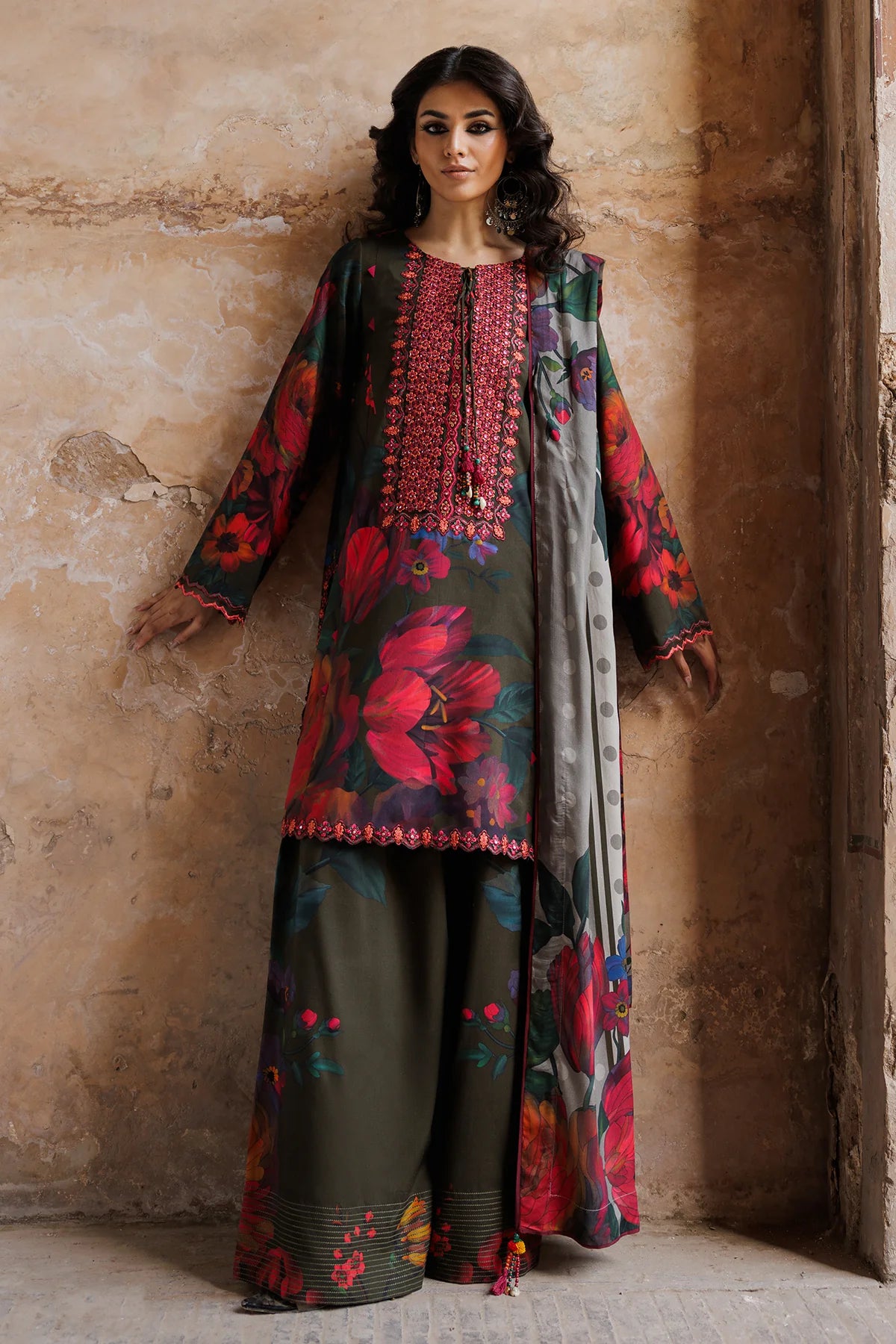 Charizma Embroidered Linen Collection'25 | CCW6-18