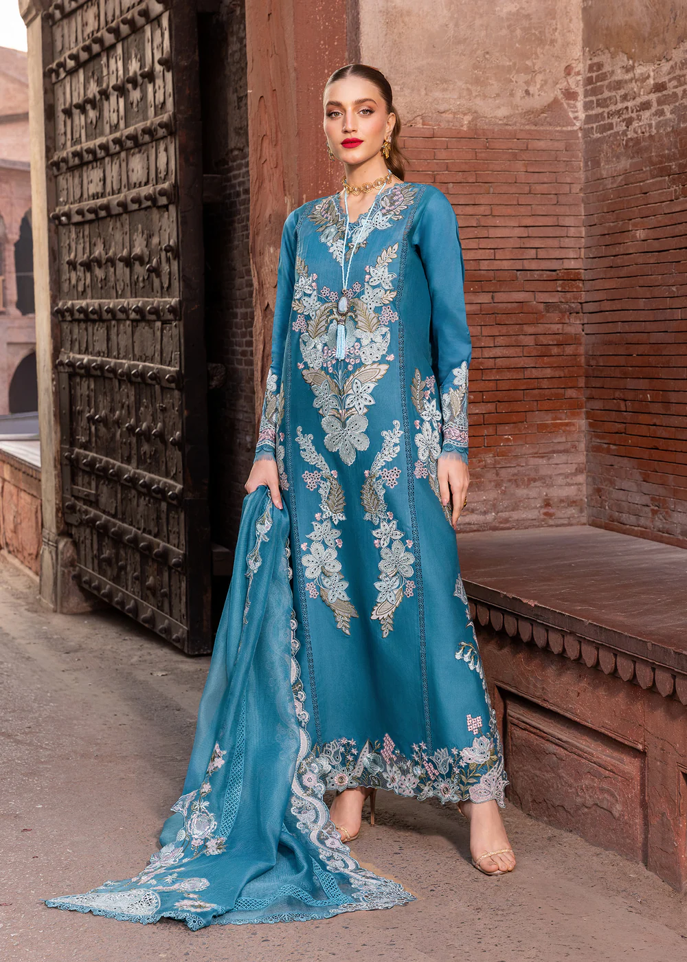 Saira Shakira Luxury Lawn 2026 | VERA | D-9A