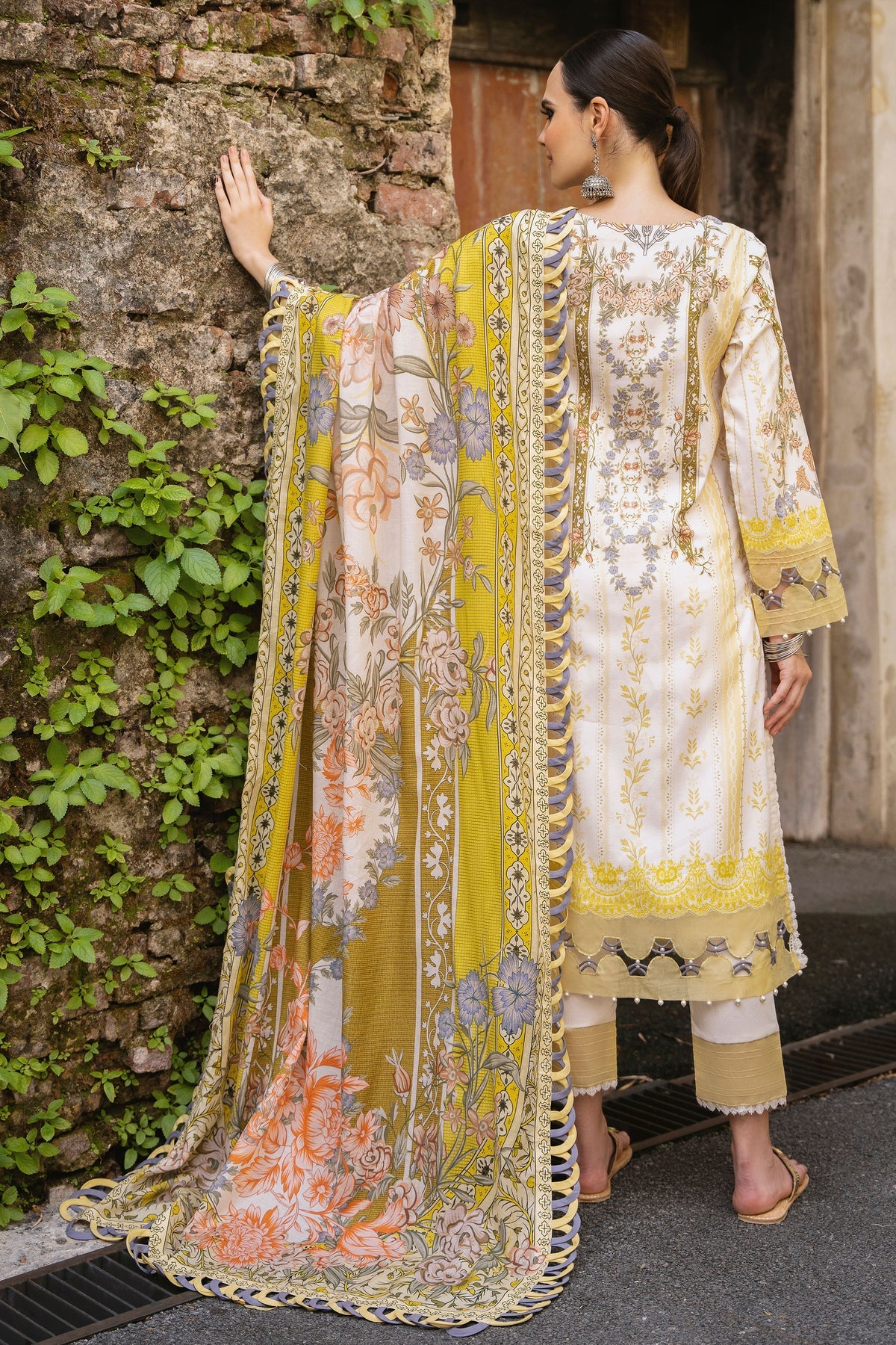 Jade Urbane Lawn Prints 2024 Vol-02 | 24-UDP lll-20590A