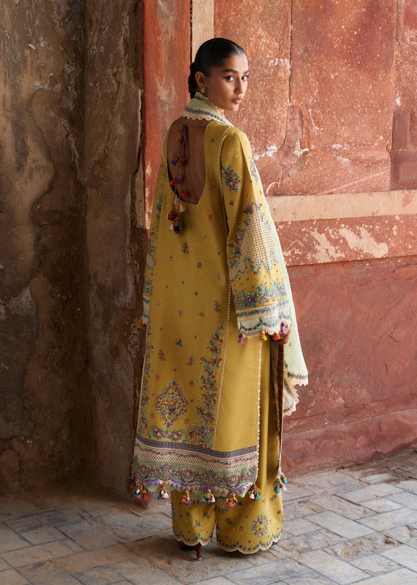 Zan Lawn 2026 by Hussain Rehar || SARI